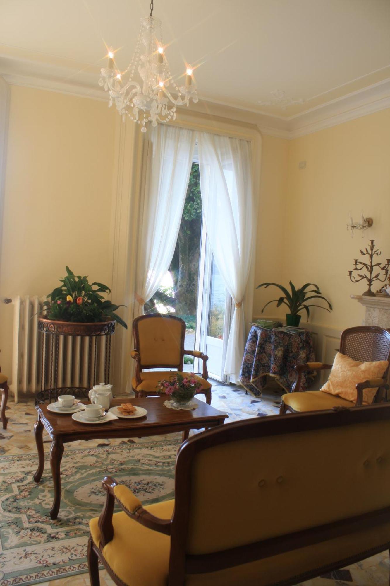 Villa La Mirabella Cadenabbia エクステリア 写真
