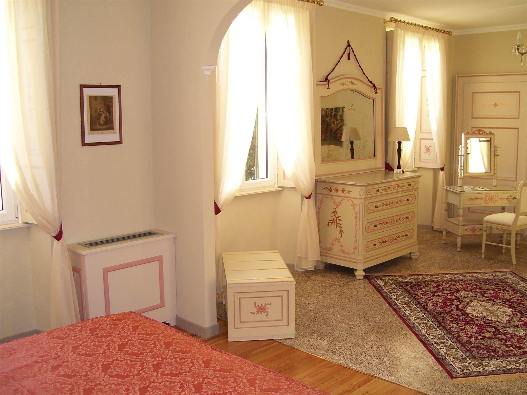 Villa La Mirabella Cadenabbia エクステリア 写真